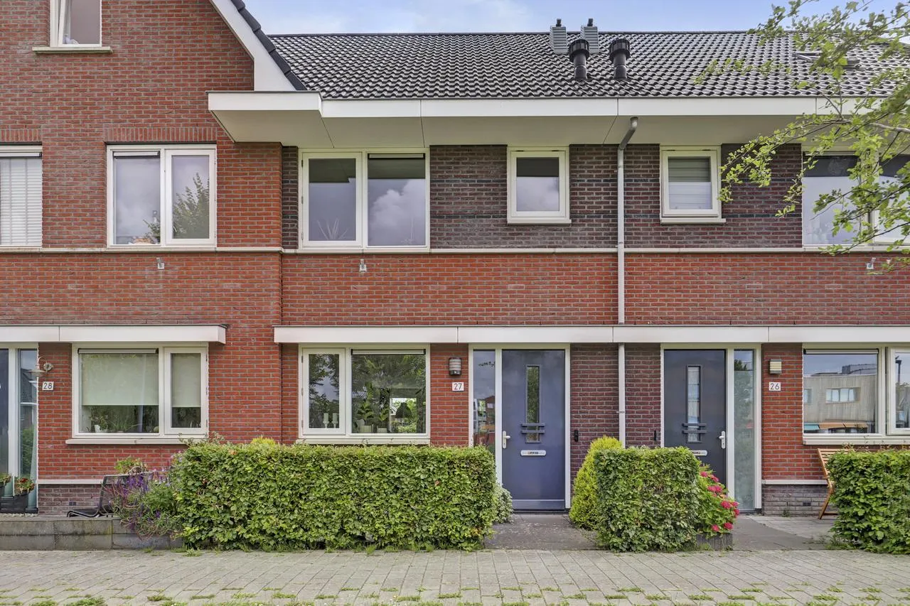 Tussenwoning te koop: P. van der Meerschstraat 27, Zwaag