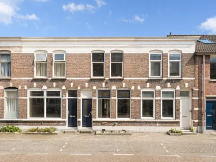 Tussenwoning te koop: P.C. Bothstraat 26, Ouwe Gouwe Gouda
