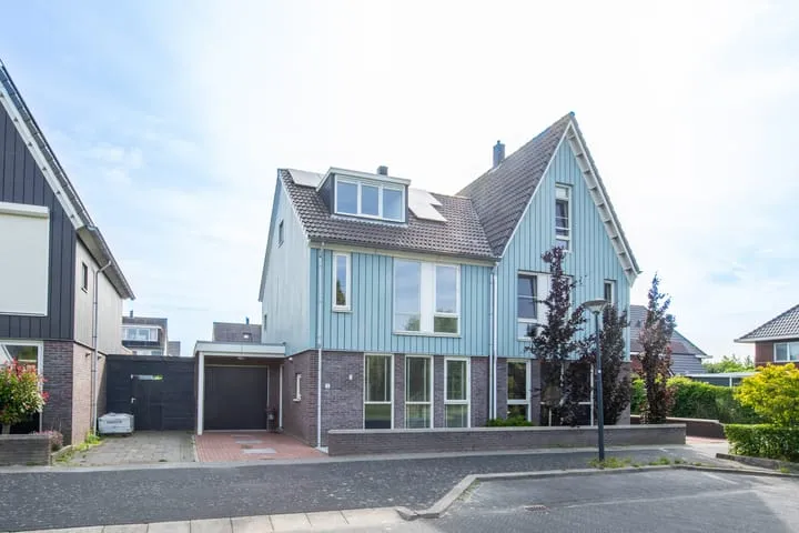 Twee-onder-één-kap te koop: Paaldijk 2, Bangert en Oosterpolder - Buurt 35 02 Zwaag