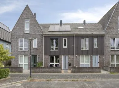 Terraced house for sale: Paaldijk 47, Bangert en Oosterpolder - Buurt 35 02 Zwaag
