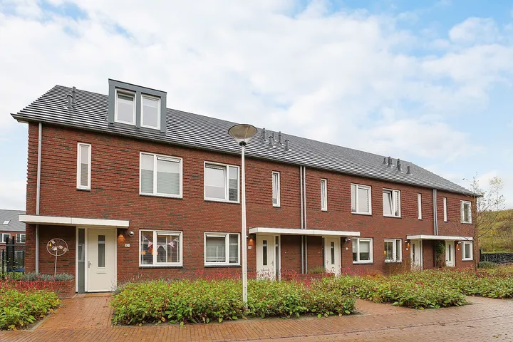 Hoekwoning te huur: Paalspoor 8, Blixembosch-Oost Eindhoven