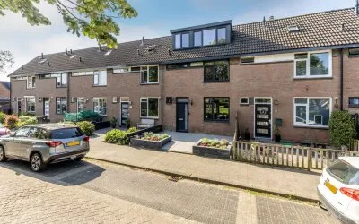 Tussenwoning te koop: Paardebloemstraat 21, Klaaswaal Woonkern Klaaswaal