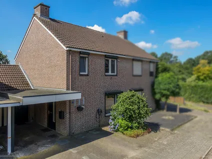 Tussenwoning te koop: Paardebloemstraat 4, Reuver Reuver