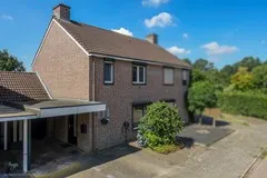 Tussenwoning te koop: Paardebloemstraat 4, Reuver