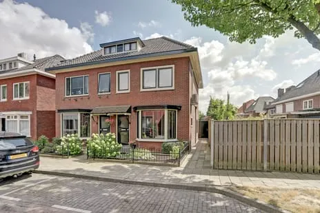 Twee-onder-één-kap te koop: Palembangstraat 35, Varvik-Diekman Enschede