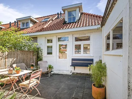 Hoekwoning te koop: Pallasstraat 1, Sterrenbuurt Haarlem