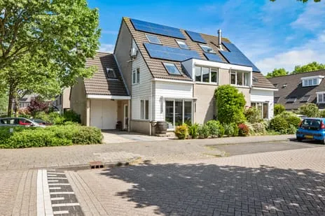 Twee-onder-één-kap te koop: Paltrokmolen 12, Beerendrecht Alphen Aan Den Rijn