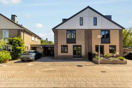Terraced house for sale: Pampuszigt 32, Buytenstee Diemen