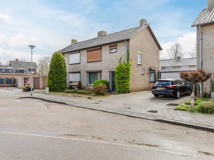 Tussenwoning te koop: Pannenstaartweg 49, Maasbracht