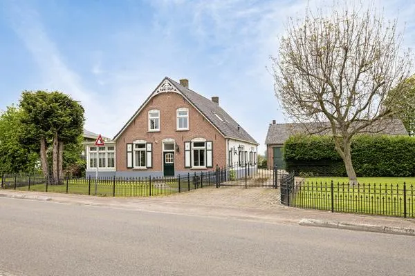 Koopwoning: Pannerdenseweg 58 in Doornenburg - €675.000 - 218m²