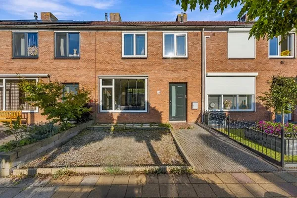 Tussenwoning te koop: Papaverstraat 22, Alblasserdam