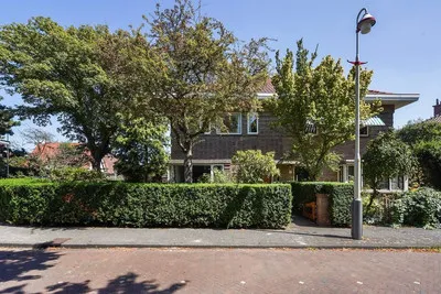 Twee-onder-één-kap te koop: Papegaailaan 21, Vogelwijk 'S-Gravenhage