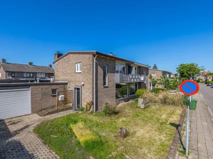 Tussenwoning te koop: Papenweg 47, Bunde Bunde