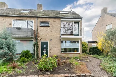 Hoekwoning te koop: Papesteeg 69, Burgemeesterswijk Tiel