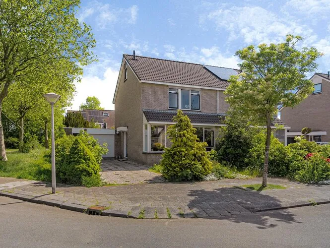 Twee-onder-één-kap te koop: Papingastins 32, Camminghaburen-Midden Leeuwarden
