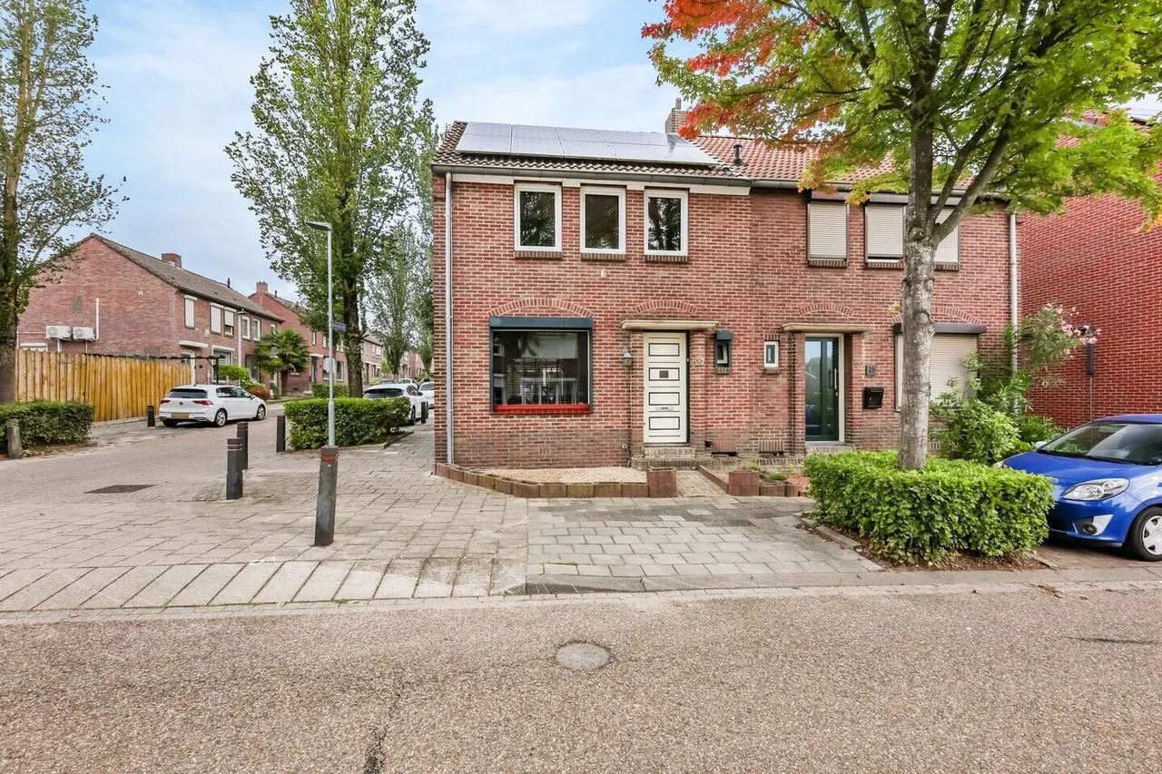 Twee-onder-één-kap te koop: Parallelstraat 27, Nuth