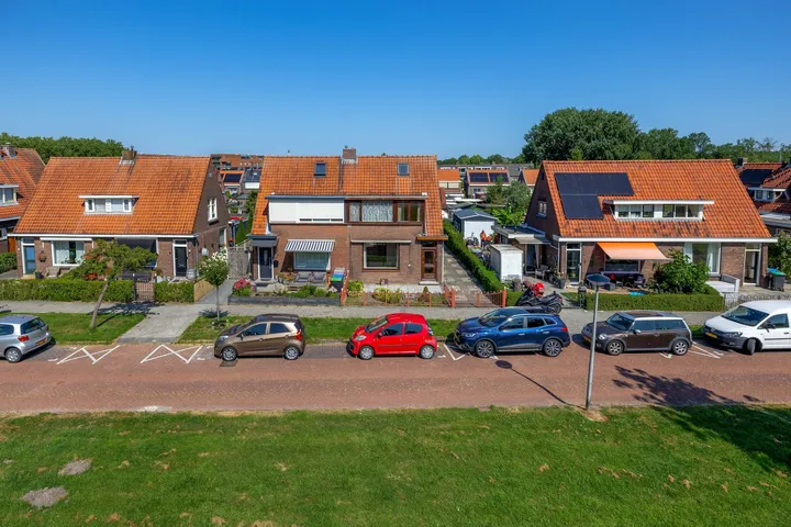 Twee-onder-één-kap te koop: Parallelweg 15, Hoogwerf-Zuid Spijkenisse