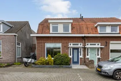 Twee-onder-één-kap te koop: Parallelweg 186, Bergen Op Zoom