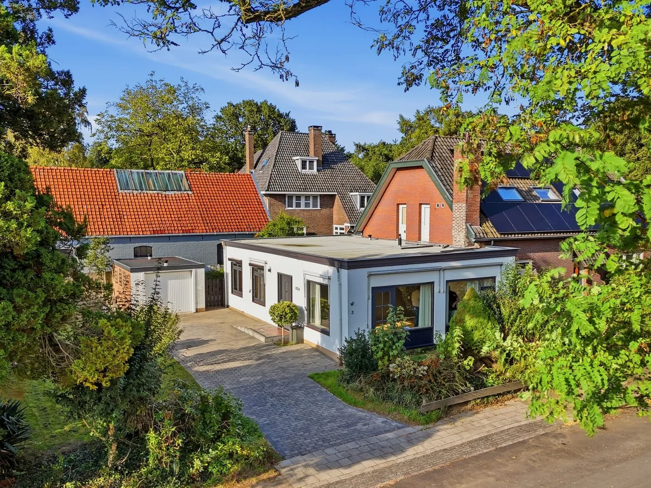 Twee-onder-één-kap te koop: Parallelweg 3, Heelsum