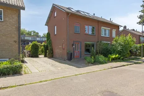 Twee-onder-één-kap te koop: Parallelweg 73, Rheden Rheden