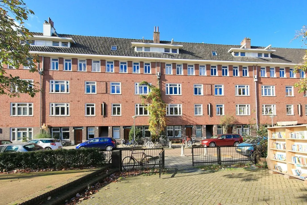 Appartement te koop: Paramariboplein 51-1, Amsterdam