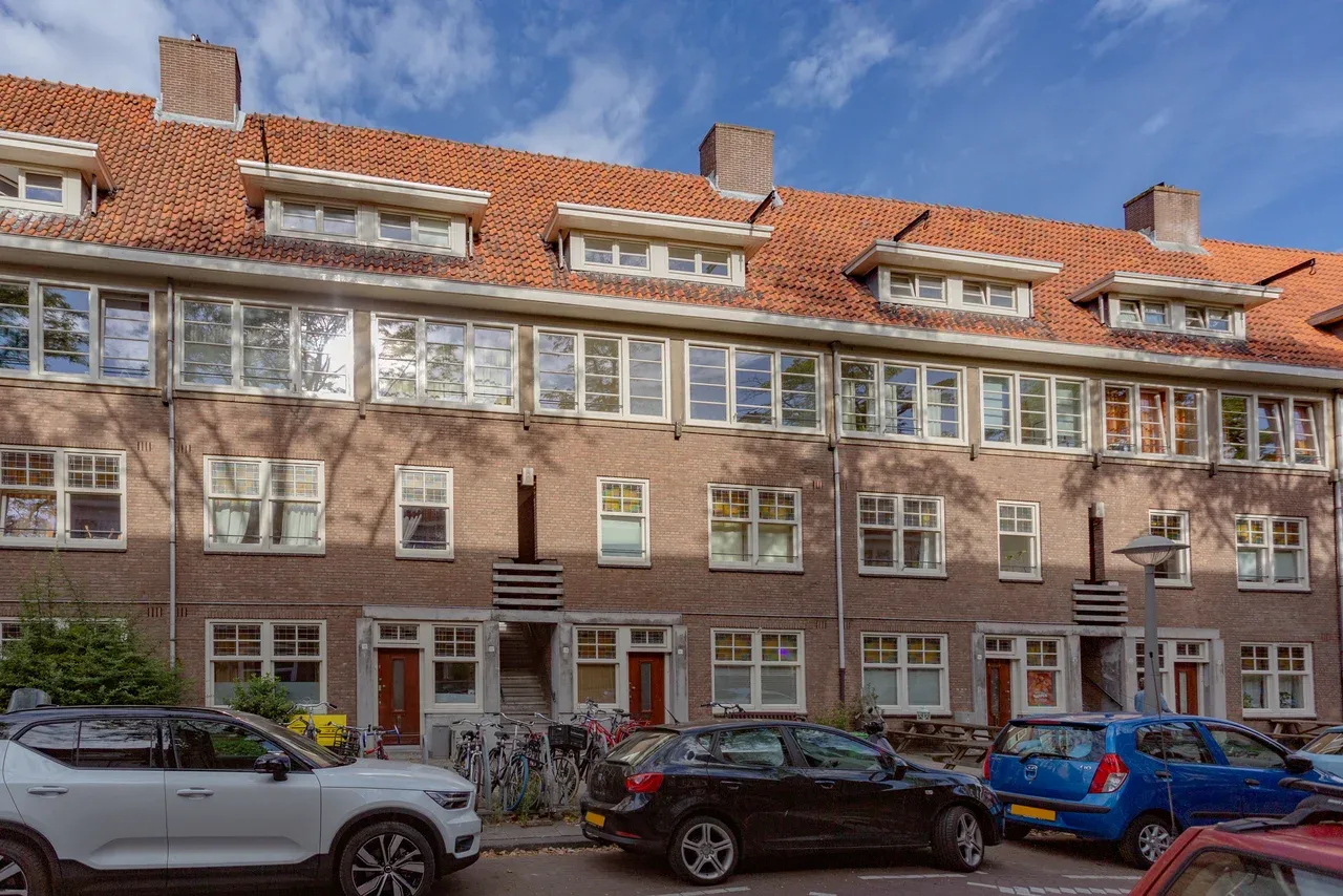 Appartement te huur: Paramaribostraat 137-1, Amsterdam
