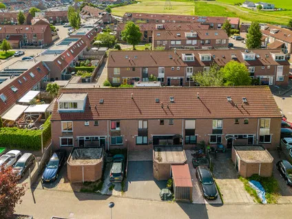 Tussenwoning te koop: Parelgras 45, Vriesland Spijkenisse