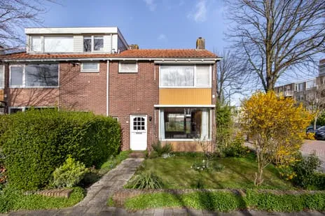 Hoekwoning te koop: Parelstraat 1, Hoge Mors Leiden