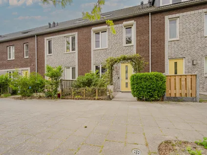 Tussenwoning te koop: Parelvissersstraat 44, Hoogvliet Noord Hoogvliet Rotterdam
