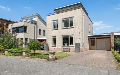 Twee-onder-één-kap te koop: Parijsstraat 53, Vossenbelt-Noord Hengelo