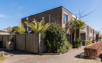 Hoekwoning te koop: Parijsstraat 56, Almere