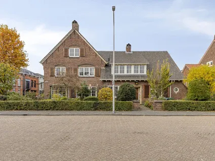 Woning te koop: Parklaan 1, Roosendaal