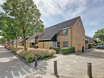 Hoekwoning te koop: Parklaan 135, Vogelenzang-Noord Spijkenisse