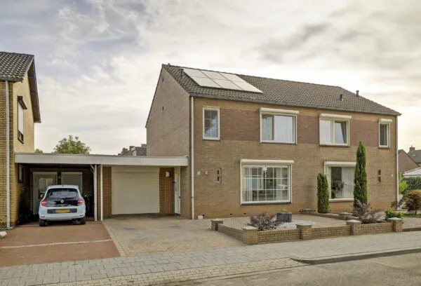 Tussenwoning te koop: Parklaan 16, Melick