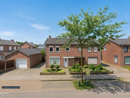 Twee-onder-één-kap te koop: Parklaan 90, Reuver Reuver