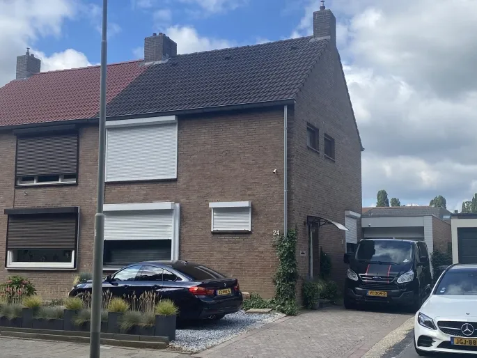 Tussenwoning te koop: Parkweg 24, Born Born