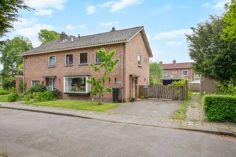 Twee-onder-één-kap te koop: Parkweg 3, De Steeg De Steeg