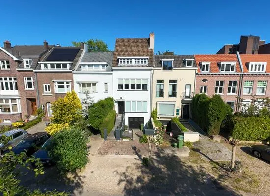 Tussenwoning te koop: Parkweg 33, Villapark Maastricht