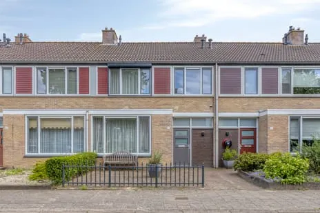 Tussenwoning te koop: Parmentierstraat 27, Straakven Helmond