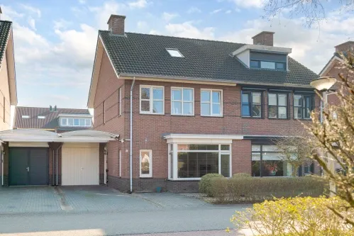 Tussenwoning te koop: Parnassia 13, Plantenbuurt Meppel