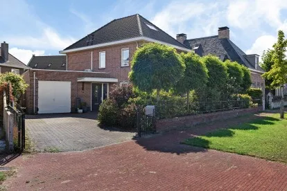 Vrijstaande woning te koop: Parnassialaan 1, Flora Midden Lelystad