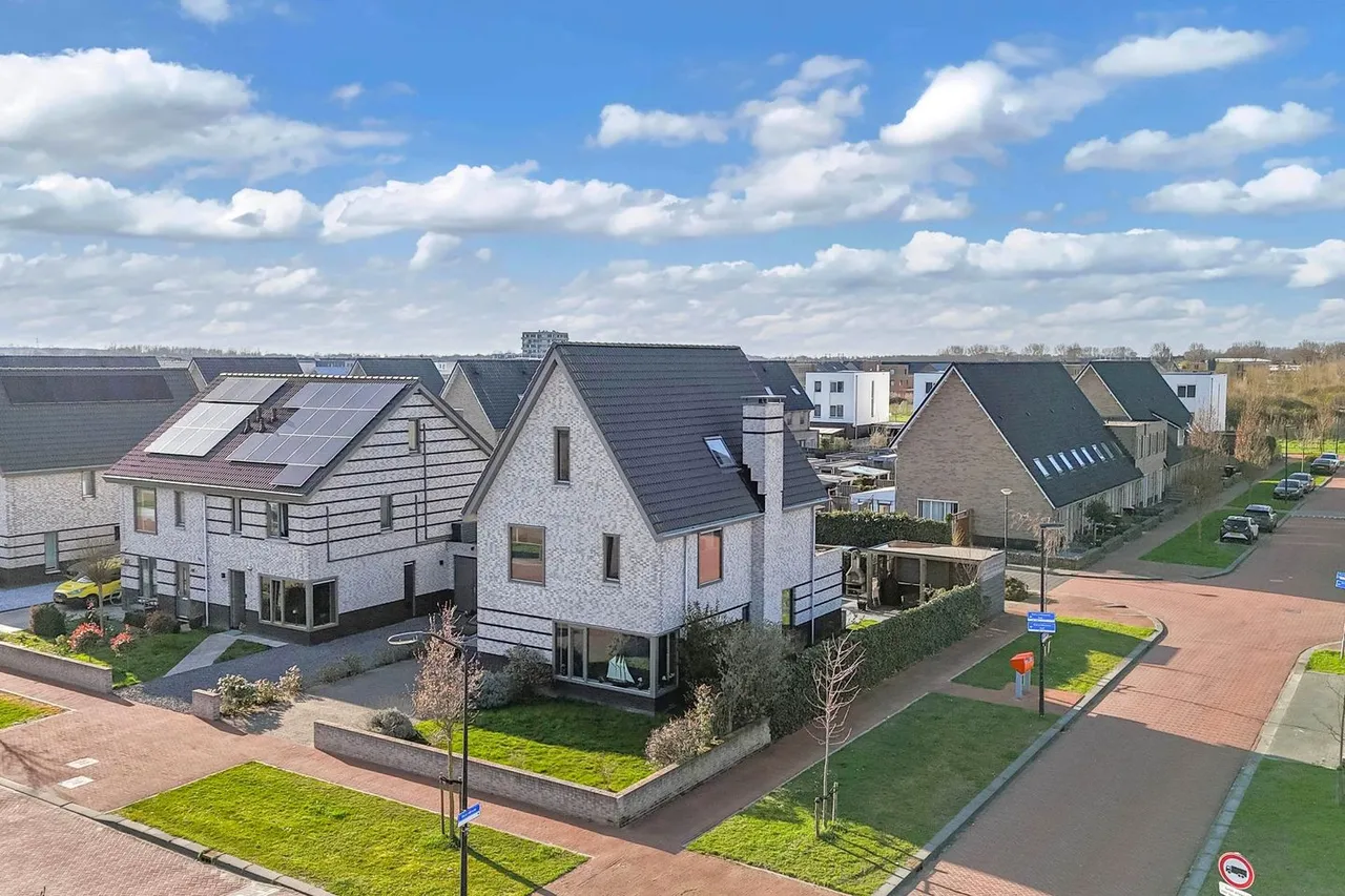 Vrijstaande woning te koop: Parnassialaan 158, Lelystad