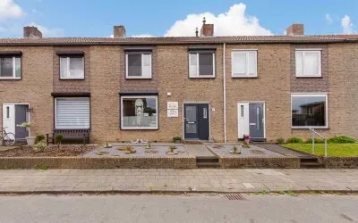 Tussenwoning te koop: Past Daemenstraat 6, Elsloo Elsloo