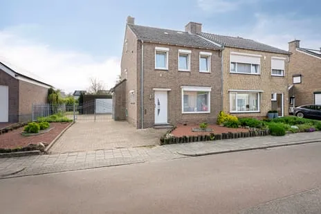 Twee-onder-één-kap te koop: Past Eijckstraat 9, Berg Urmond