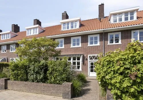Terraced house for sale: Pasteurlaan 24, Eikenburg Eindhoven