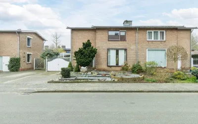 Semi-detached for sale: Pasteurstraat 8, Geleen-Zuid Geleen