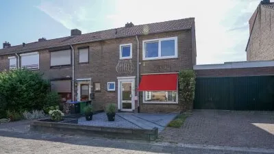 Tussenwoning te koop: Pasteurstraat 8, Grasbroek Heerlen