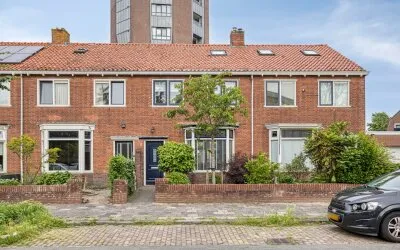 Tussenwoning te koop: Pasteurweg 77, Zamenhofpark Leeuwarden