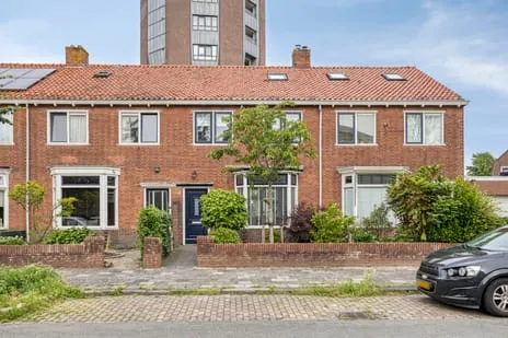 Tussenwoning te koop: Pasteurweg 77, Zamenhofpark Leeuwarden