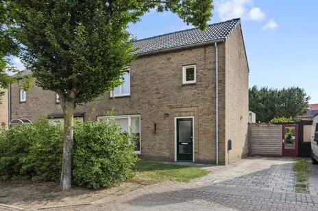 Twee-onder-één-kap te koop: Pastoor Coolenstraat 5, Hondsberg Rosmalen